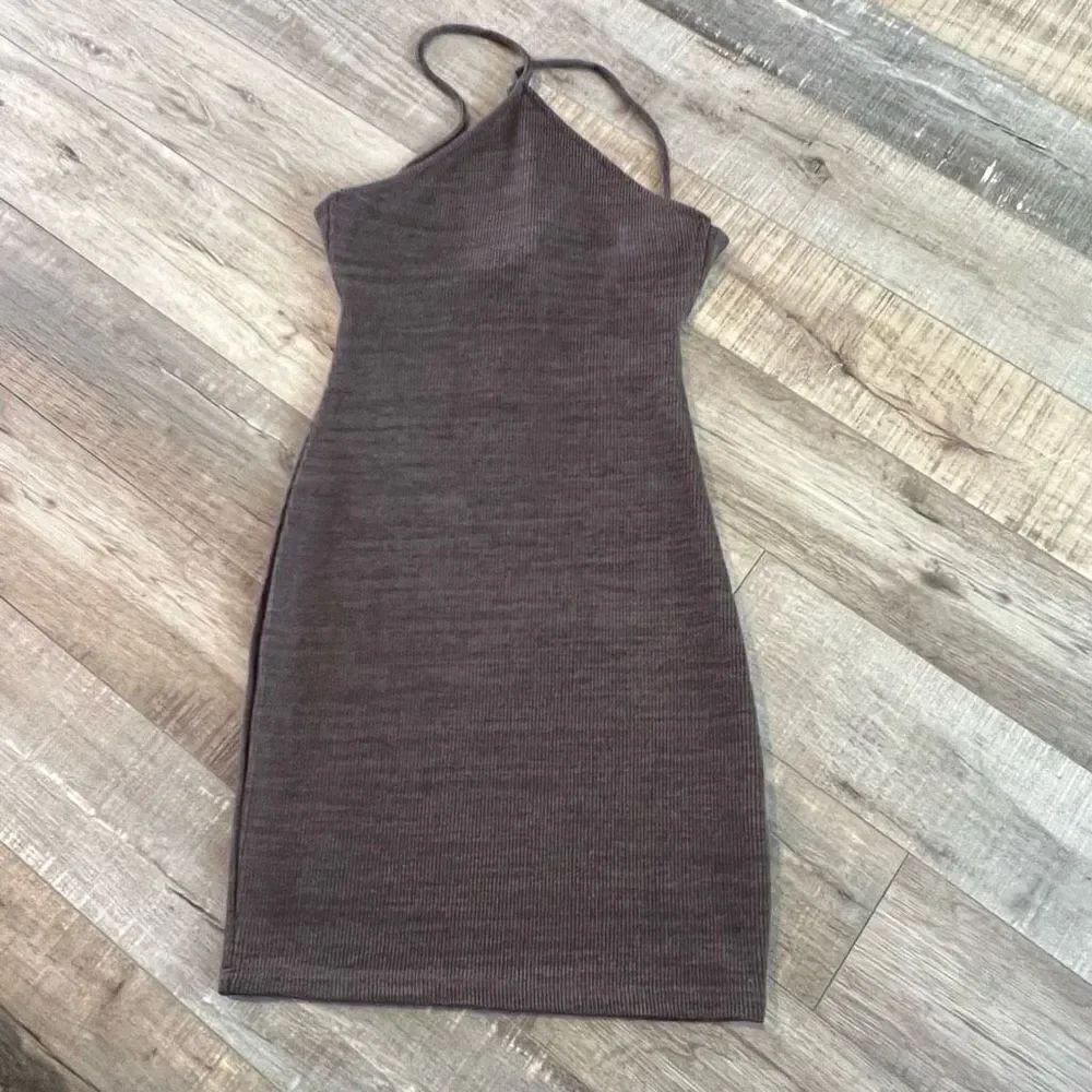 White Fox Boutique
Leaving So Soon mini Dress
Chocolate size xs
